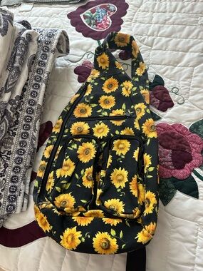 Sunflower Print Sling Backpack - Black & Yellow Floral